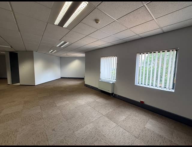 327M² OFFICE TO LET IN PARKTOWN